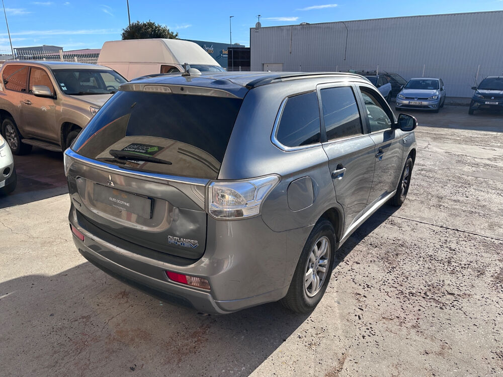 Outlander PHEV Hybride rechargeable Instyle 2014 occasion 66330 Cabestany
