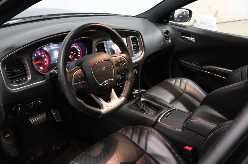 Charger SRT Hellcat 717 ch – V8 6.2 – Si&egrave;ges sport – Jantes alliage 2017 occasion 33320 Eysines