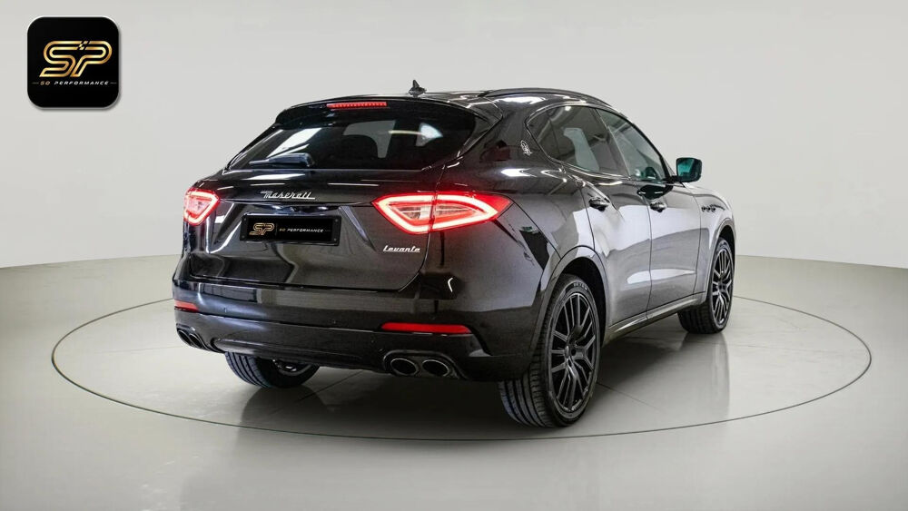 Levante V6 3.0 DIESEL 275 CH * GRANLUSSO * 4X4 * PANO * BOWERS &amp; 2017 occasion 33150 Cenon