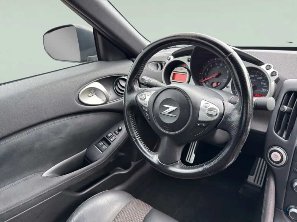 370 Z ROADSTER PACK 3.7 V6 * 328 CH * BVM * BOSE * NAVI 2012 occasion 33150 Cenon