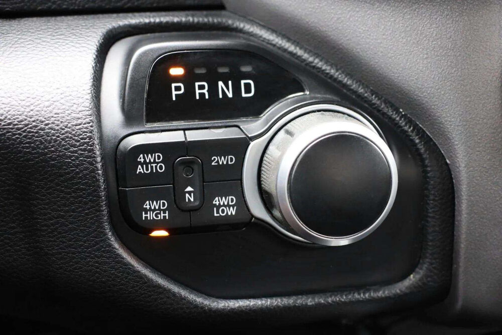 RAM BIG HORN CREW CAB 4X4 * 5.7 HEMI V8 396 CH * AUTOMATIQUE * A 2021 occasion 33150 Cenon