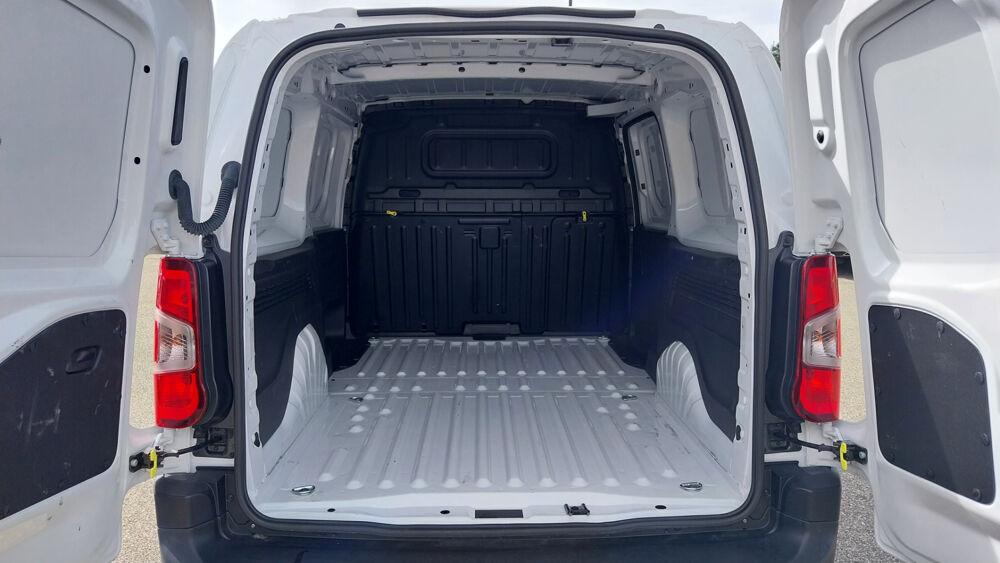Combo VU Opel combo cargo xl 950 kg 1.5 blue hdi 100 cv 3 places 2024 occasion 26240 Saint-Vallier