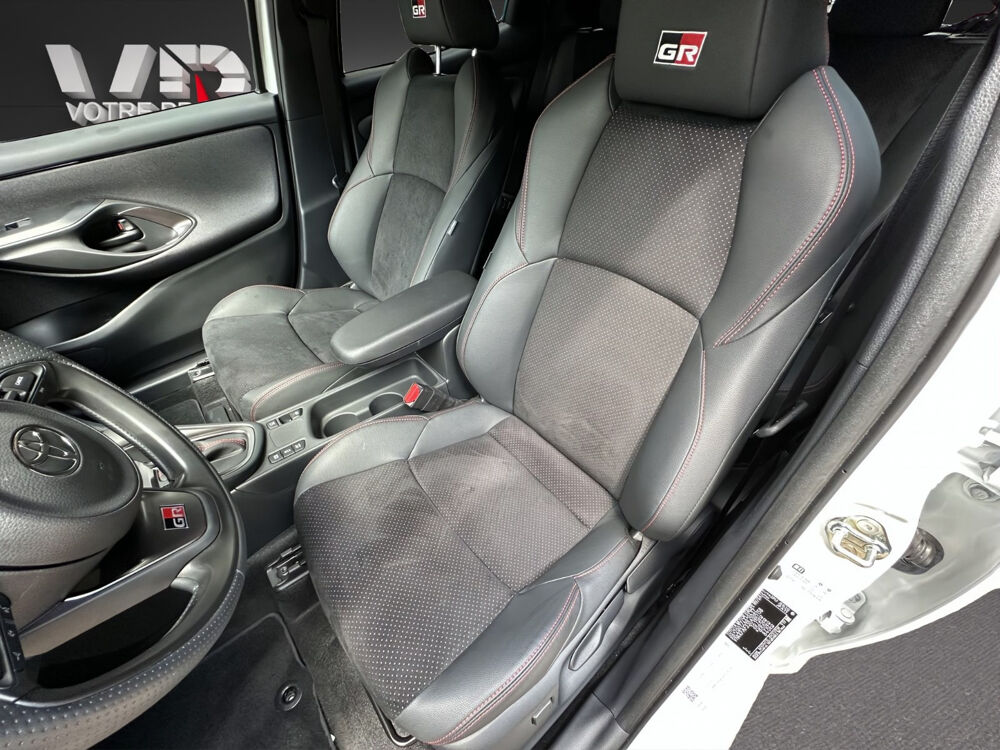 Yaris Toyota GR Sport 1.5 Hybrid 116 ch e-CVT • Si&egrave;ges chauf 2023 occasion 33320 Eysines