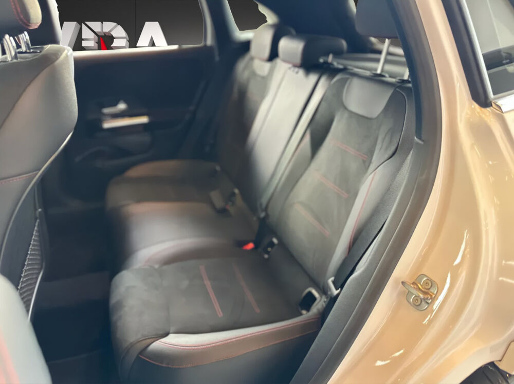 Classe GLA 200 AMG Line 1.3 Turbo Hybride 163 ch– Blanc – Toit ouvrant 2023 occasion 33320 Eysines