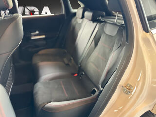 Classe GLA 200 AMG Line 1.3 Turbo Hybride 163 ch– Blanc – Toit ouvrant 2023 occasion 33320 Eysines