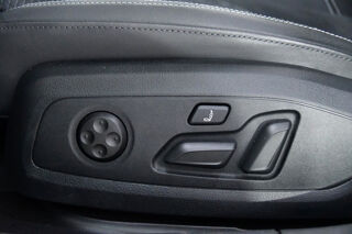 A4 Avant &middot; 40 TDI quattro &middot; 204 ch &middot; S tronic &middot; S line &middot; Toit o 2022 occasion 33320 Eysines