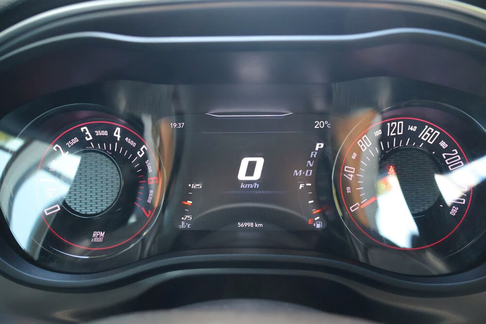 Challenger DODGE CHALLENGER SXT – V6 309 CH – BVA – 56 998 KM – CARPLAY 2021 occasion 33150 Cenon
