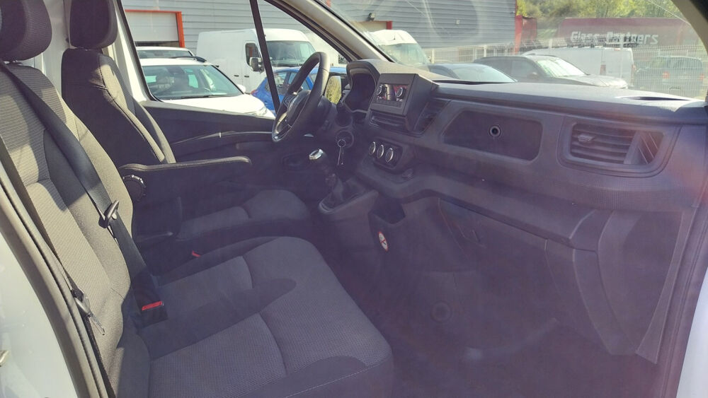 Trafic RENAULT TRAFIC L2H1 3T 2.0 Blue dCi 130ch Confort 2023 occasion 26240 Saint-Vallier