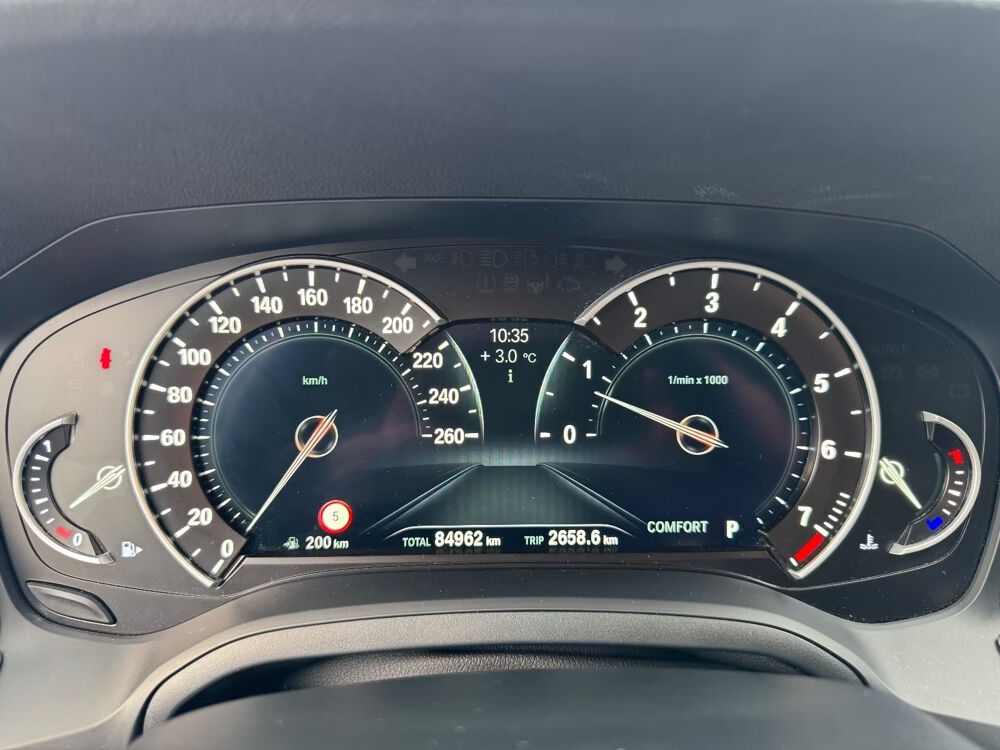 S&eacute;rie 3 330i Touring Sport Line – 258ch • Toit Panoramique • ACC • H 2019 occasion 33320 Eysines