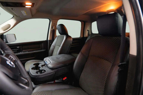 RAM 5.7 V8 HEMI 4x4 * Pack Offroad Nuit * LED * AHK * 6 Places 2020 occasion 33150 Cenon