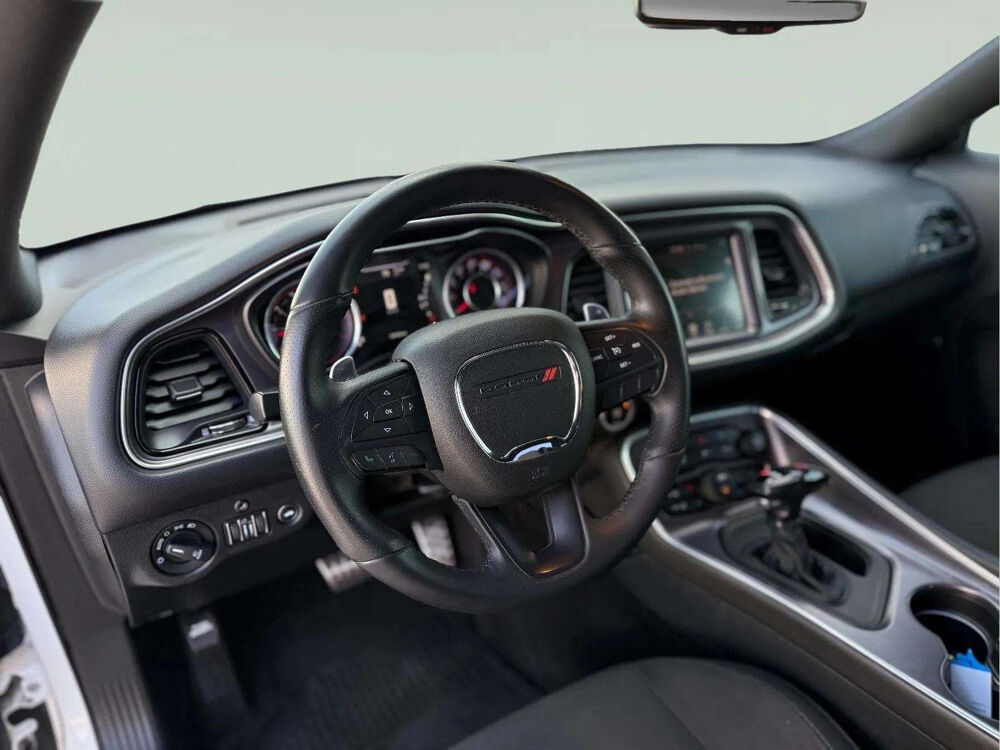 Challenger 5.7 V8 HEMI 377 ch * Bo&icirc;te Auto * Cam&eacute;ra de Recul * Bi-X&eacute;non 2016 occasion 33150 Cenon