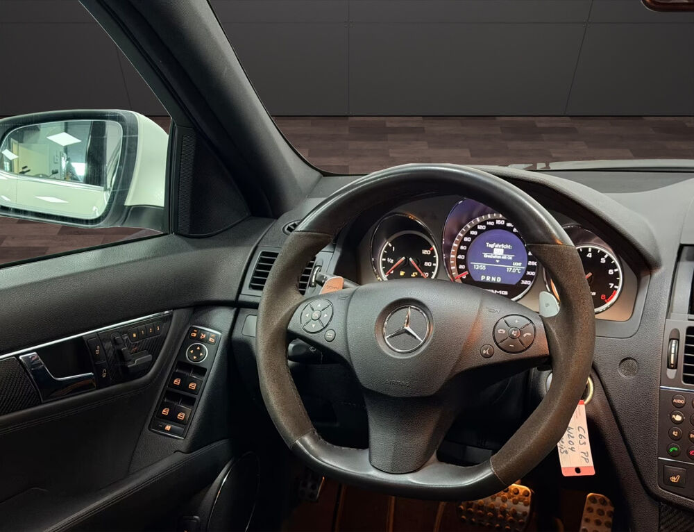 Classe C 63 AMG W204 457ch Pack Performance - Toit ouvrant - Cam&eacute;ra d 2009 occasion 33320 Eysines