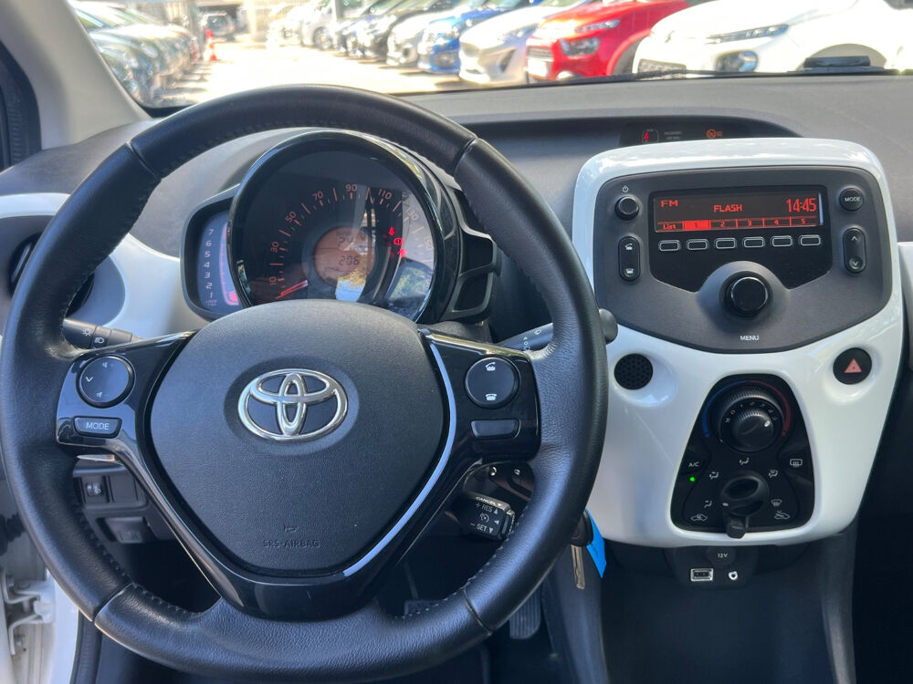Aygo 1.0 VVT-i 69CH X-PLAY 2015 occasion 34430 Saint-Jean-de-V&eacute;das