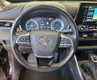 Highlander 2.5 Hybrid Lounge e-CVT – 7 places – Cuir – Toit panoramique 2022 occasion 33320 Eysines