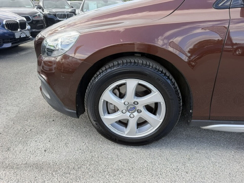 V40 D2 ,Momentum Geartronic, gps, telephone, camera de recul etc 2016 occasion 24750 Tr&eacute;lissac