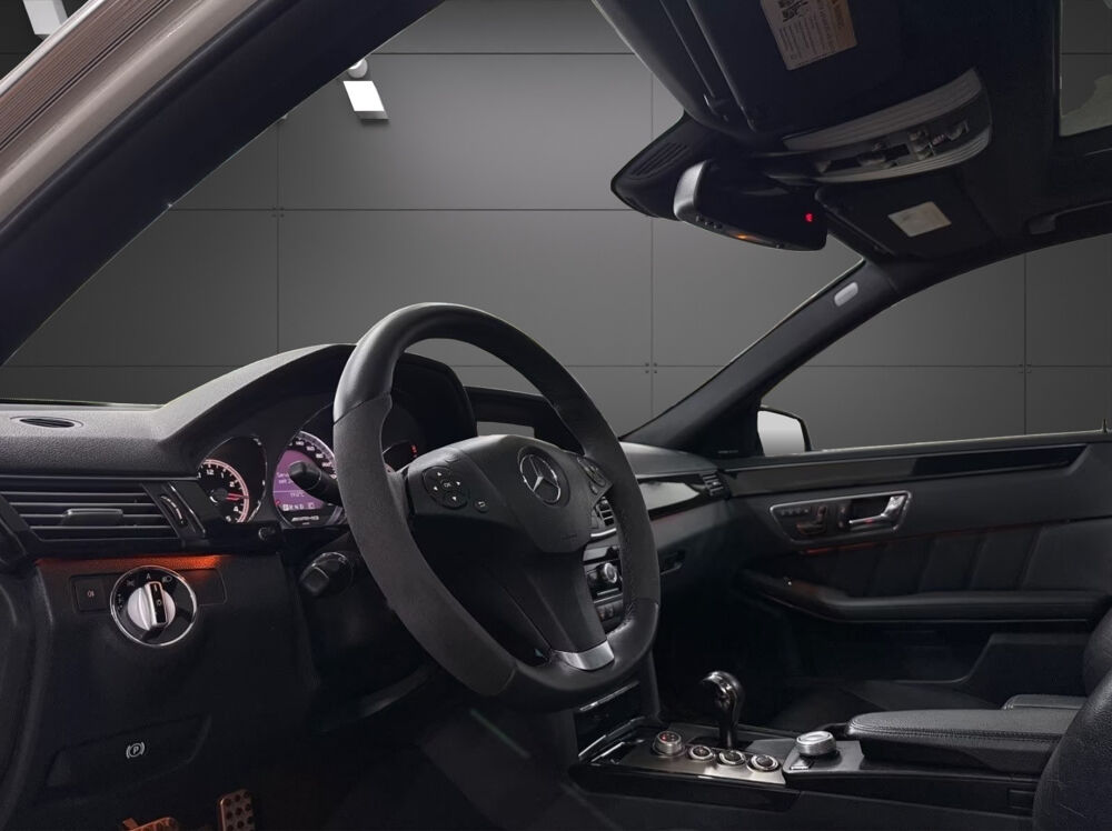 Classe E 63 AMG &middot; 6.2 V8 525 ch &middot; BVA7 | Si&egrave;ges massants &middot; Harman Kar 2010 occasion 33320 Eysines