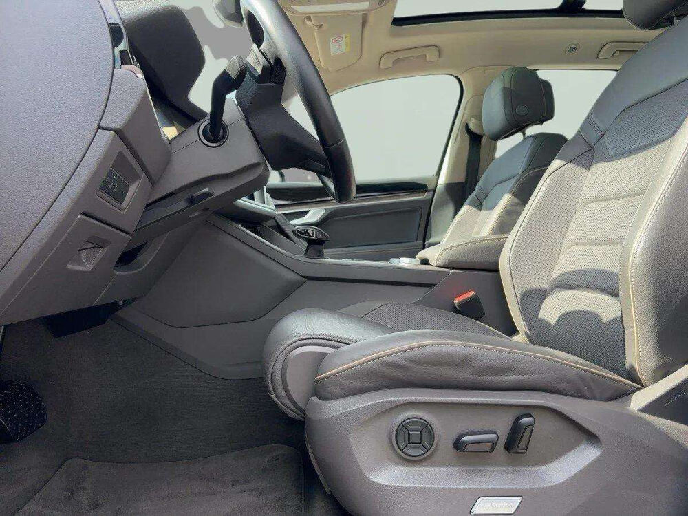 Touareg ATMOSPHERE V6 EHYBRID 381 CH * PANO * CUIR SAVONA * CAM&Eacute;RA * 2021 occasion 33150 Cenon