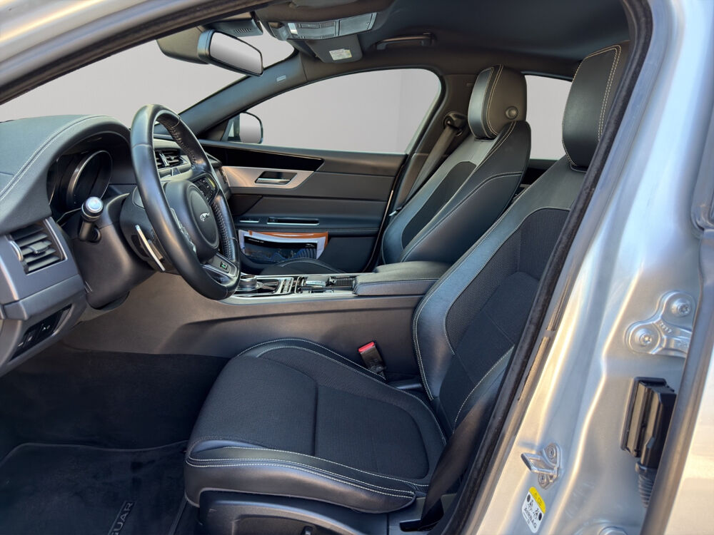 XF R-SPORT AWD 2.0D 240 CH BVA8 – 88 246 KM 2018 occasion 83140 Six-Fours-les-Plages