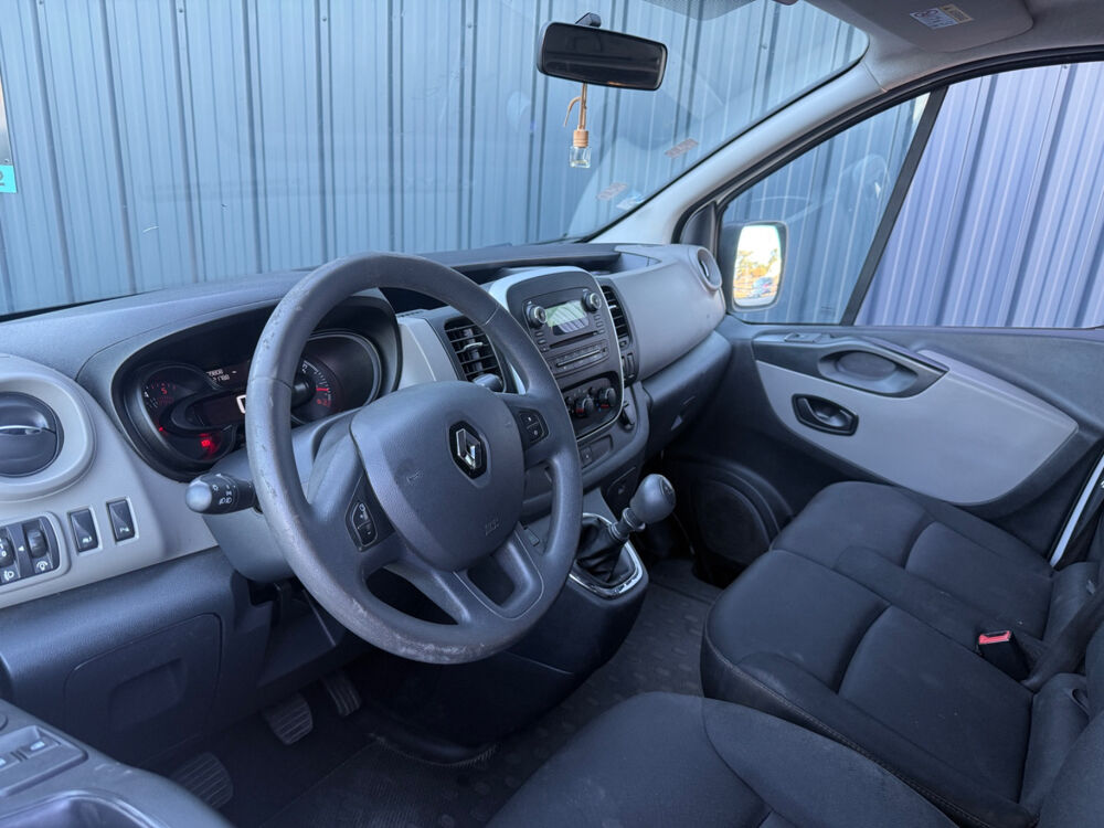 Trafic L2H1 3,0t (8/9 Si&egrave;ges) Life 2018 occasion 33210 Langon