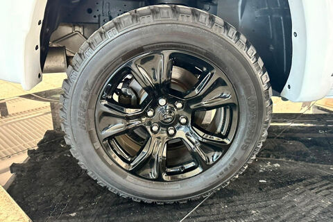 RAM LAIE CREW CAB 4X4 * V8 5.7 397 CH * CUIR * LED * CAMERA * 2020 occasion 33150 Cenon