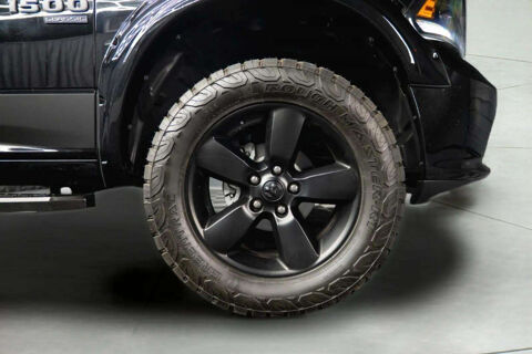 RAM 5.7 V8 HEMI 4x4 * Pack Offroad Nuit * LED * AHK * 6 Places 2020 occasion 33150 Cenon