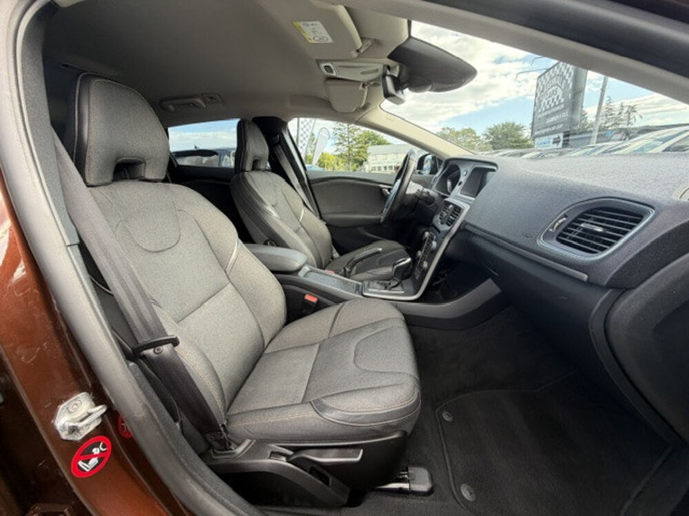 V40 D2 ,Momentum Geartronic, gps, telephone, camera de recul etc 2016 occasion 24750 Tr&eacute;lissac