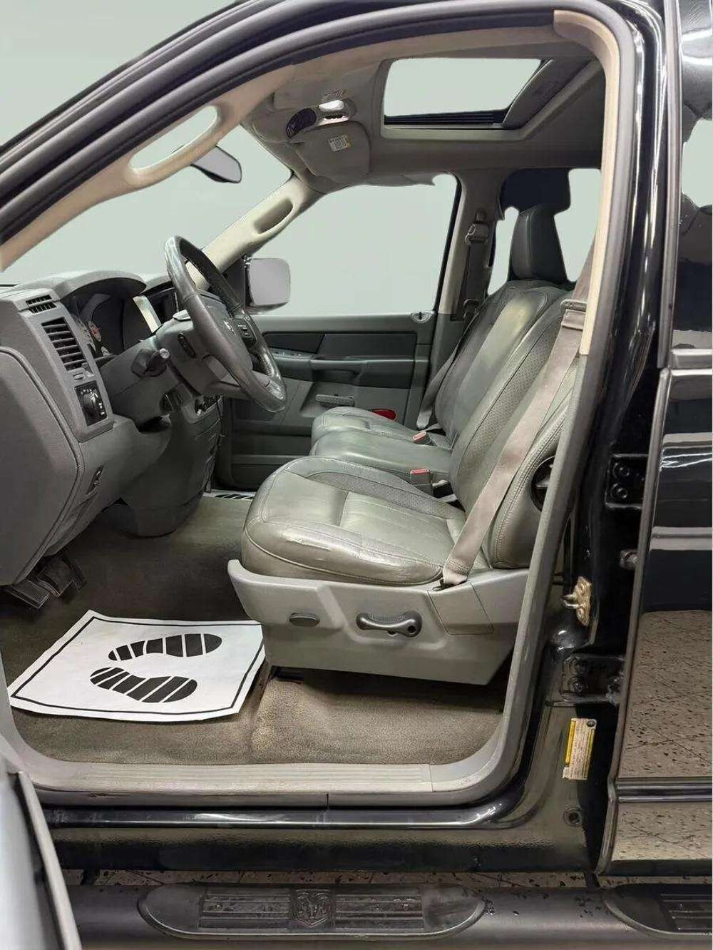 RAM 1500 Laramie Sport 5.7 HEMI V8 GPL 4x4 * Hardtop * 349 ch 2006 occasion 33150 Cenon
