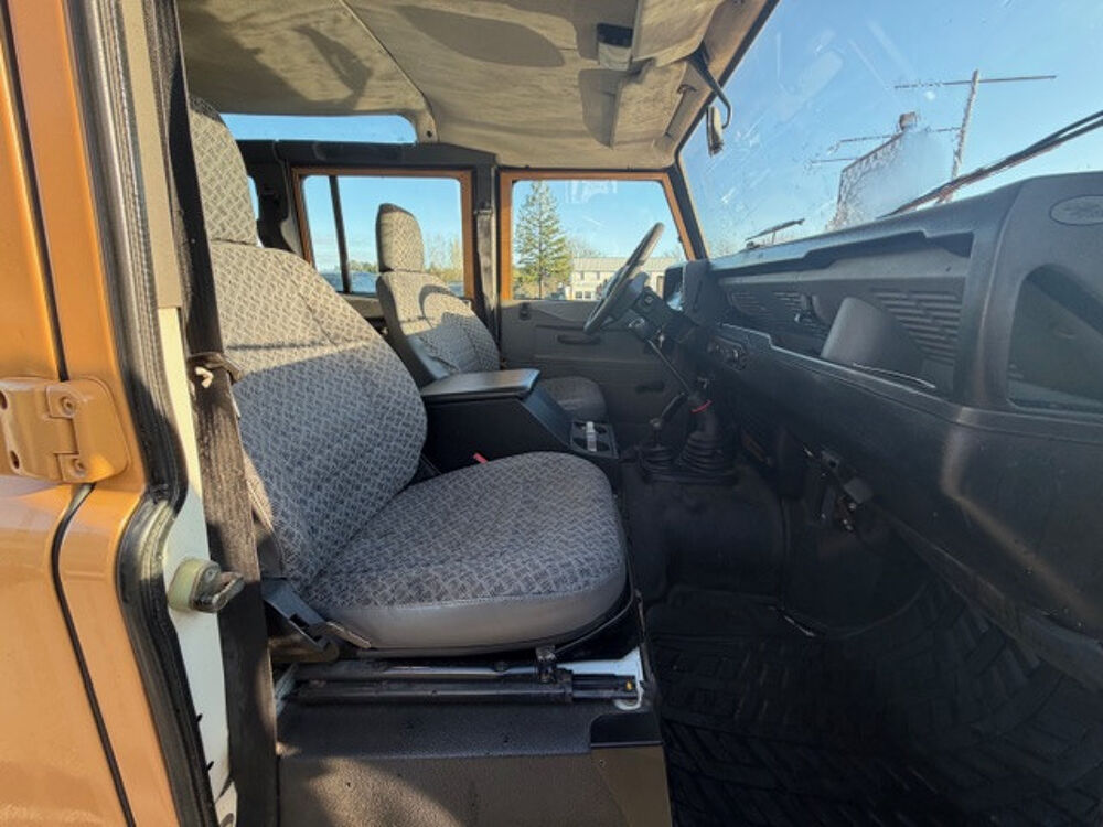 Defender TD5 110 Station Wagon 9PLACES, ... 2000 occasion 24750 Tr&eacute;lissac