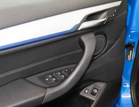 X1 xDrive25e M SPort 136ch - Affichage tete haute - ACC - Cam&eacute;r 2022 occasion 33320 Eysines