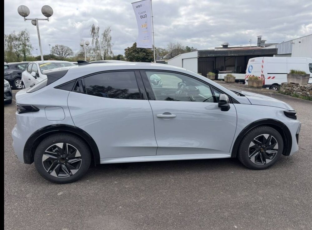 Clio E-Tech full hybrid 160 ch 2026 occasion 56800 Plo&euml;rmel