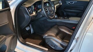 V60 T8 Twin Engine 303 ch + 87 ch Geartronic 8 2020 occasion 35760 Saint-Gr&eacute;goire