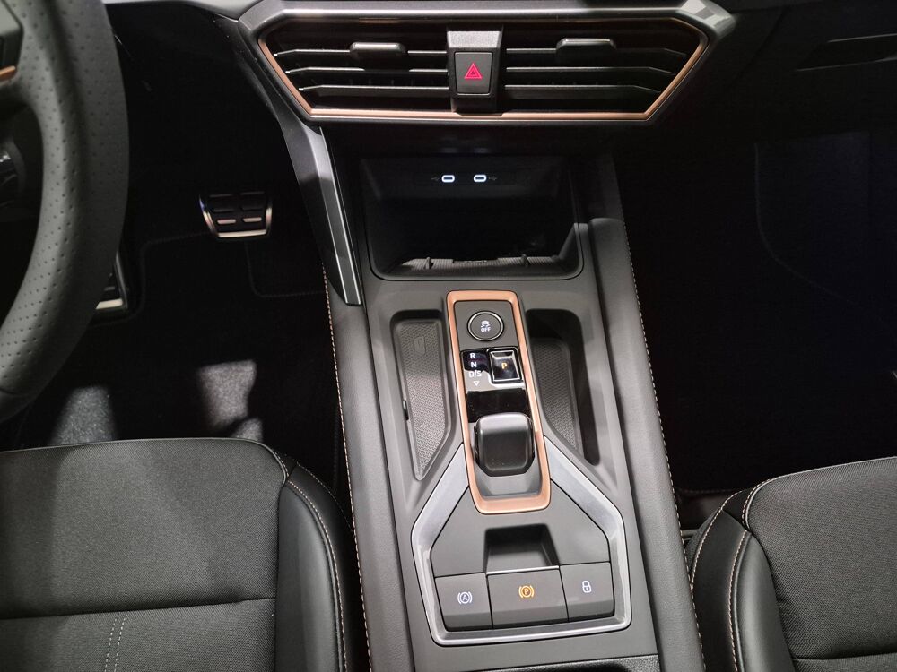 Leon 1.5 eTSI Hybrid 150 ch DSG7 2026 occasion 25000 Besan&ccedil;on