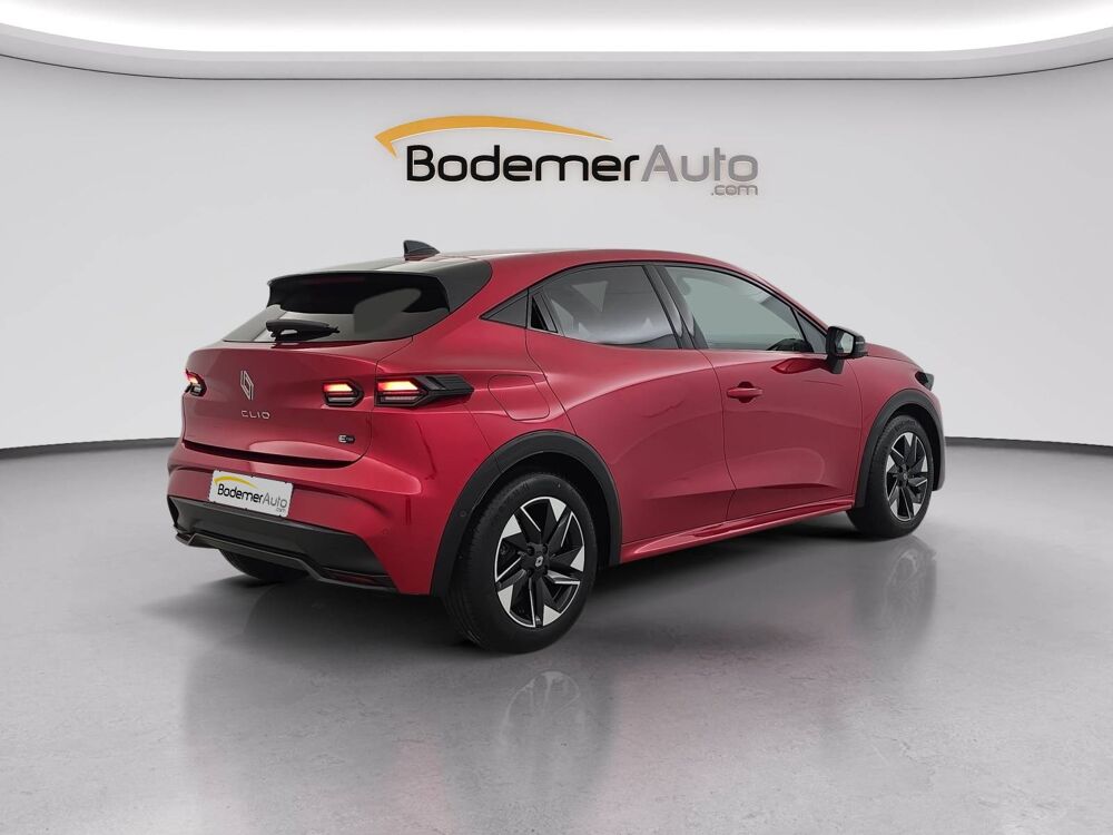 Clio E-Tech full hybrid 160 ch 2026 occasion 56800 Plo&euml;rmel