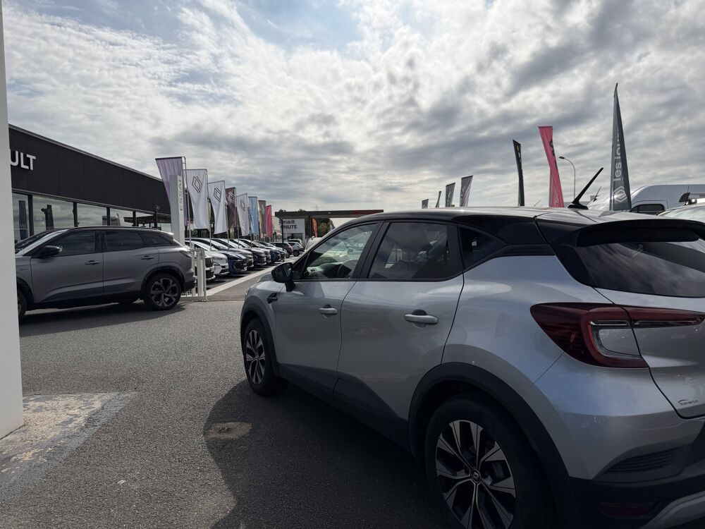 Captur E-Tech full hybrid 145 2023 occasion 22200 Guingamp