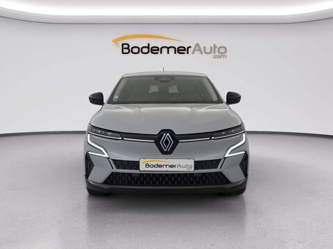 M&eacute;gane Megane E-Tech EV40 130ch standard charge 2022 occasion 61000 Alen&ccedil;on