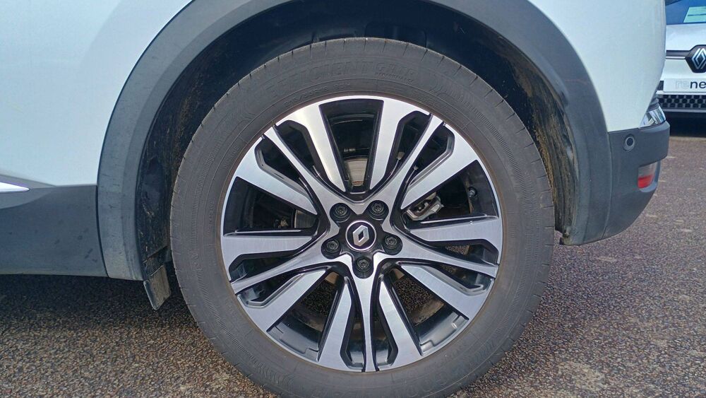 Captur E-Tech hybride 145 2022 occasion 56800 Plo&euml;rmel