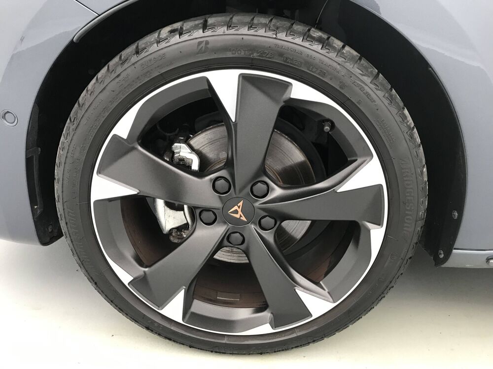 Leon 1.5 eTSI Hybrid 150 ch DSG7 2025 occasion 25000 Besan&ccedil;on