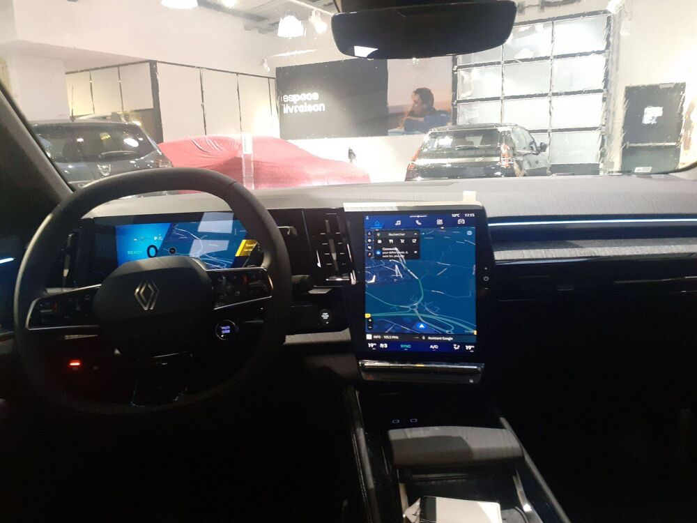 Espace full hybrid E-Tech 200 ch 5pl 2025 occasion 29000 Quimper