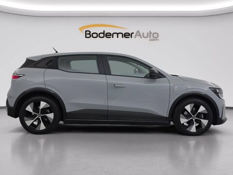 M&eacute;gane Megane E-Tech EV40 130ch standard charge 2022 occasion 61000 Alen&ccedil;on