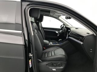 Touareg 3.0 V6 eHybrid 381ch Tiptronic 8 4Motion 2024 occasion 25000 Besan&ccedil;on