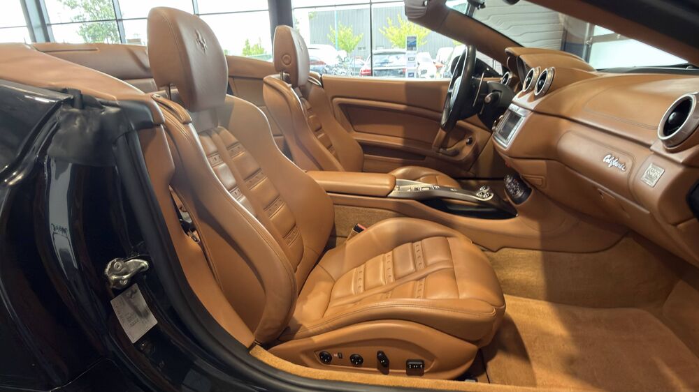 California V8 4.3 460ch 2011 occasion 35760 Saint-Gr&eacute;goire