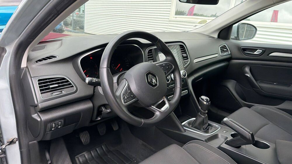 M&eacute;gane IV Berline Blue dCi 115 - 21B 2021 occasion 22200 Guingamp