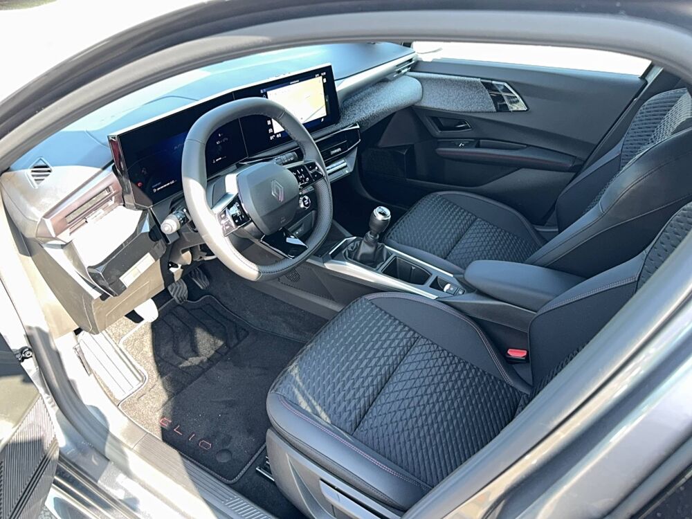 Clio TCe 115 ch 2026 occasion 29900 Concarneau