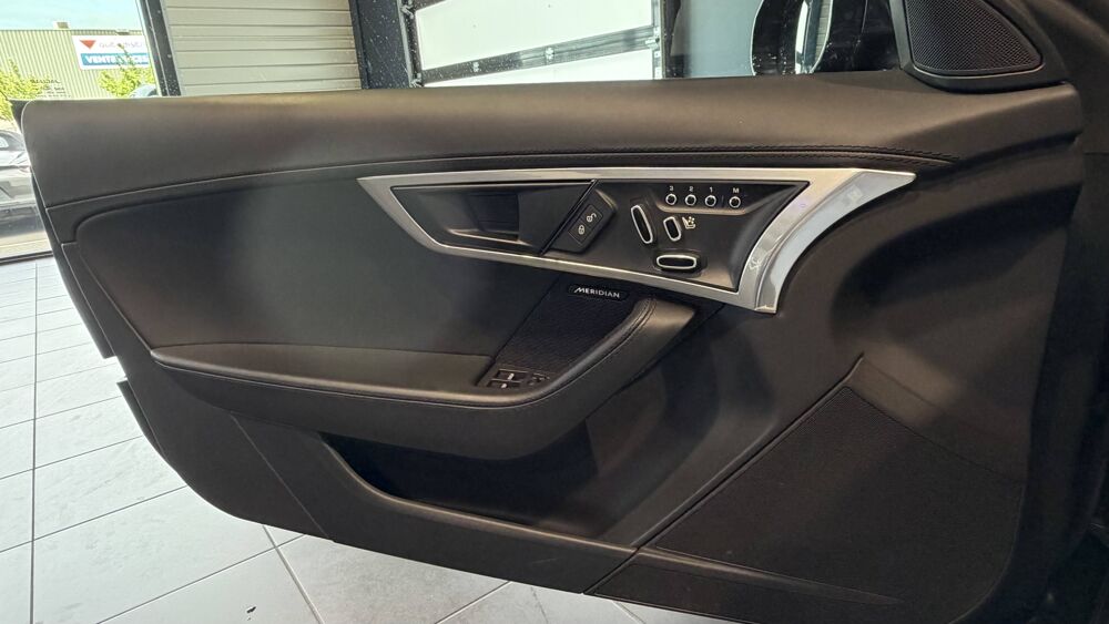 F-Type Coup&eacute; V6 3L Essence Suraliment&eacute; 380 ch BVA8 2017 occasion 35760 Saint-Gr&eacute;goire