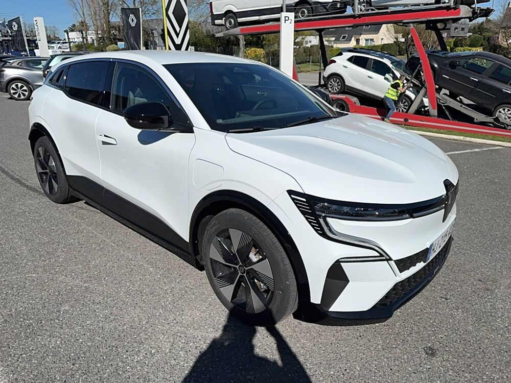 M&eacute;gane Megane E-Tech 220 ch autonomie confort GSR2 2026 occasion 29900 Concarneau