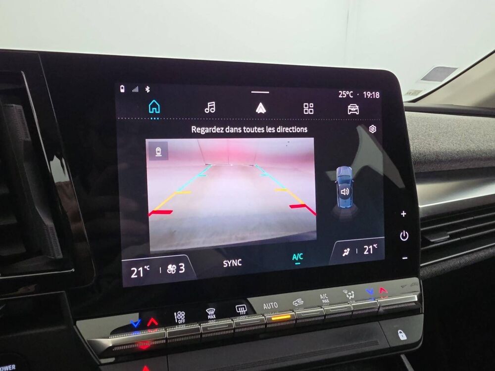 M&eacute;gane Megane E-Tech EV40 130ch standard charge 2022 occasion 61000 Alen&ccedil;on