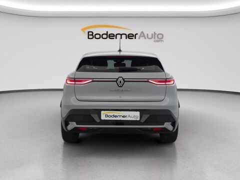 M&eacute;gane Megane E-Tech EV40 130ch standard charge 2022 occasion 61000 Alen&ccedil;on