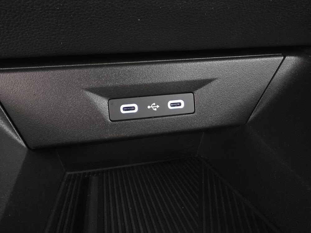 Clio E-Tech full hybrid 160 ch 2026 occasion 56800 Plo&euml;rmel