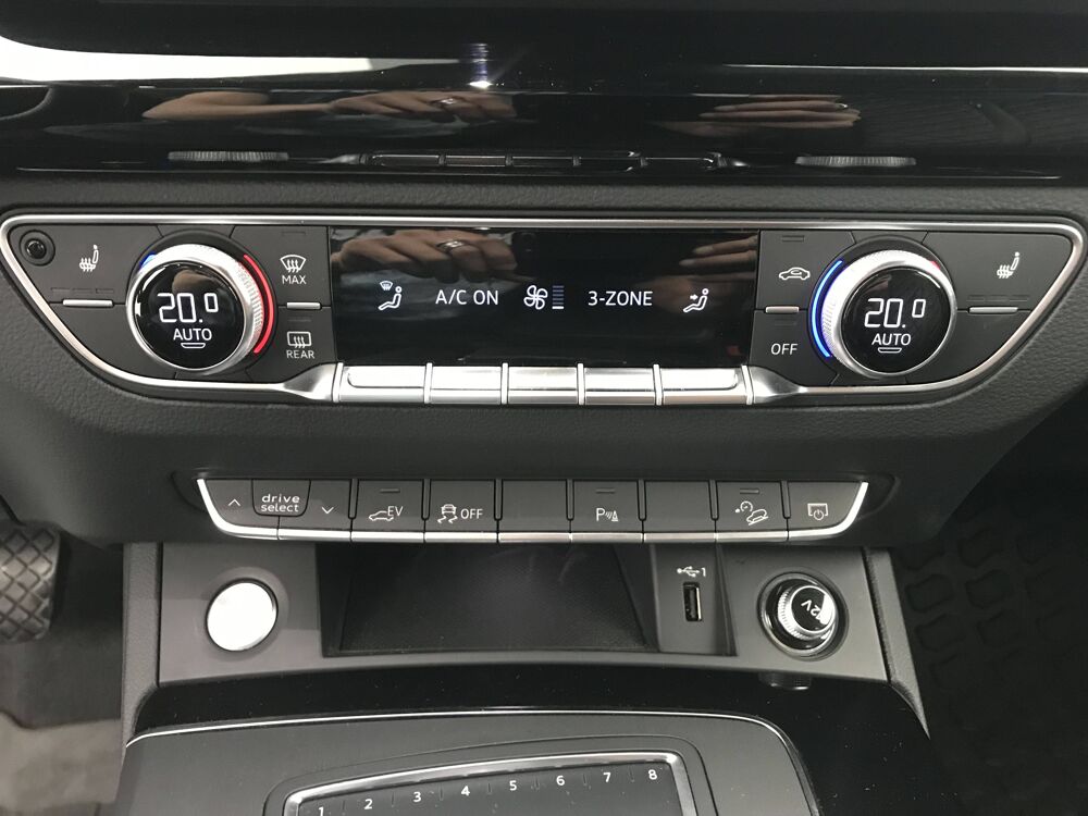 Q5 55 TFSI e 367 S tronic 7 Quattro 2020 occasion 25000 Besan&ccedil;on