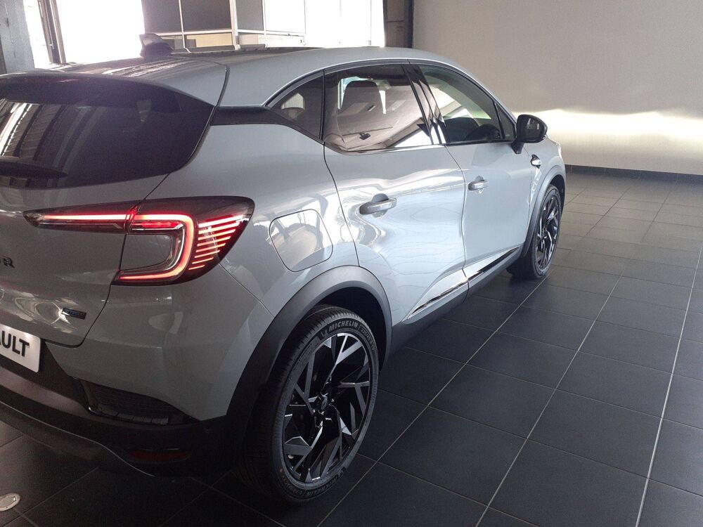 Captur E-Tech full hybrid 160 ch 2026 occasion 29000 Quimper